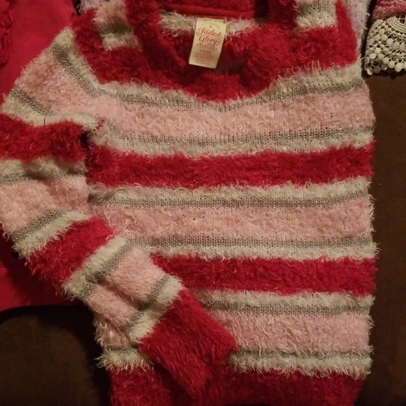 Sweaters - Picture 6 of 7